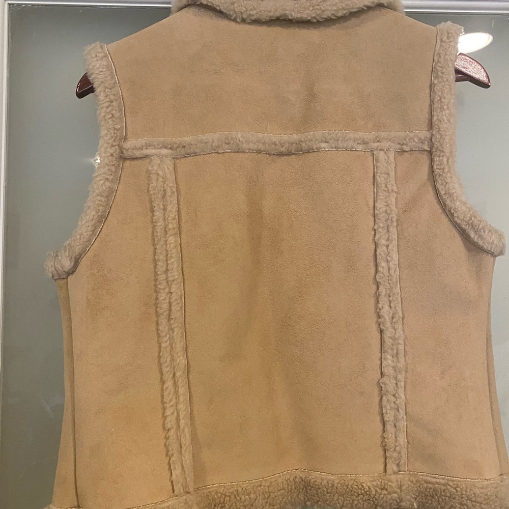 GAP vest
